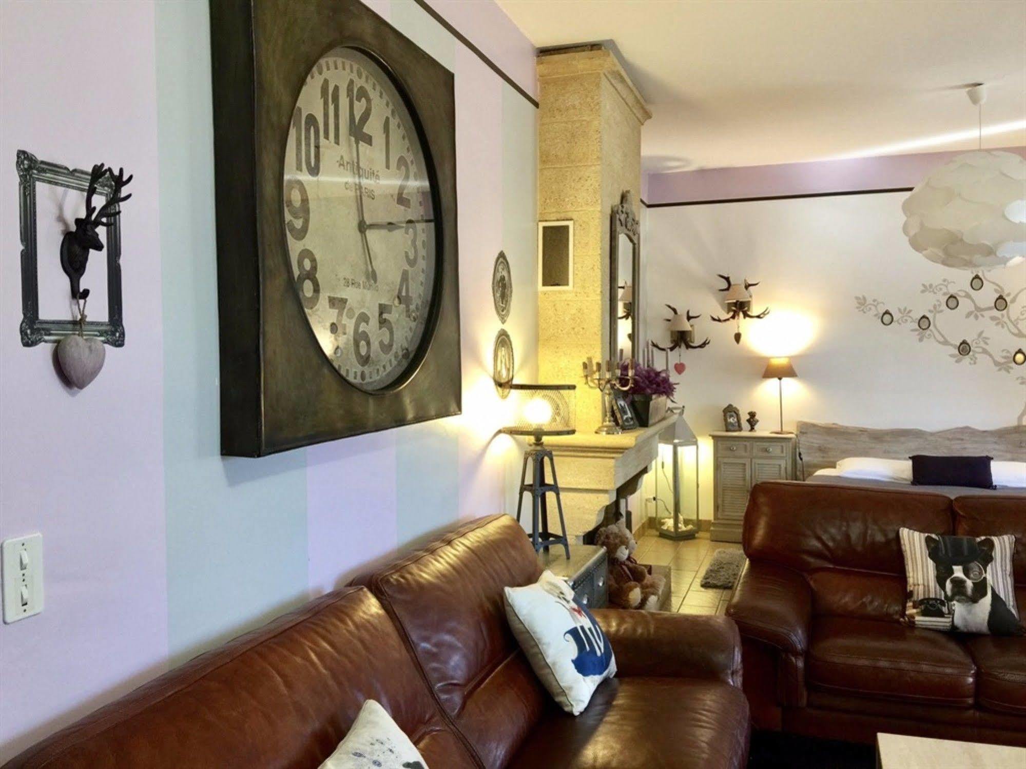 O Clair De Lune: Sarlat Retreat with Private Parking, Heated Pool & Wellness Spa Exterior photo